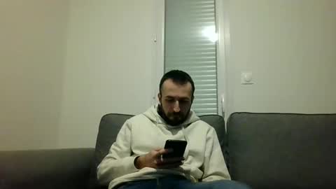 Mika online show from March 2, 2025, 11:31 pm