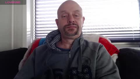 MrLazy online show from January 4, 2025, 12:49 pm