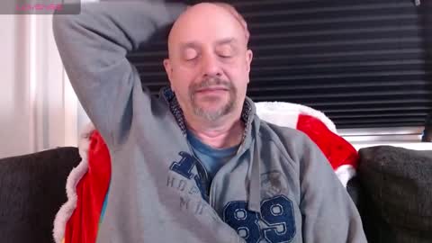 MrLazy online show from January 4, 2025, 3:49 pm