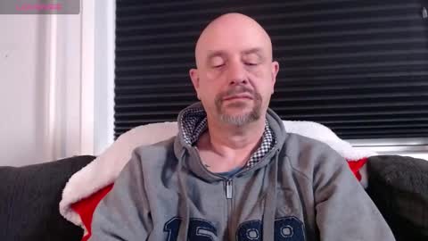 MrLazy online show from January 5, 2025, 4:38 pm