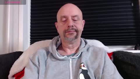 MrLazy online show from January 6, 2025, 9:43 pm