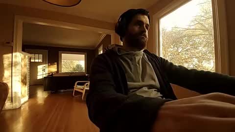 Snapshot of hardswtch chatting on October 29, 2025, 11:17 pm Tom online show from October 29, 2025, 11:17 pm