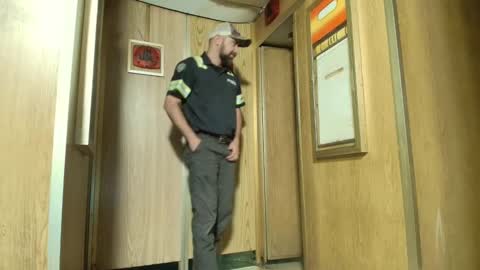 hardworkertn online show from December 3, 2025, 6:28 pm