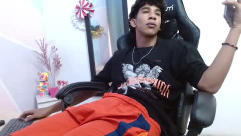 Snapshot of haresandpame_mds chatting on December 31, 2024, 12:15 pm Hares online show from December 31, 2024, 12:15 pm