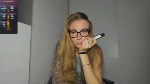 Tasya online show from September 25, 2025, 4:54 pm