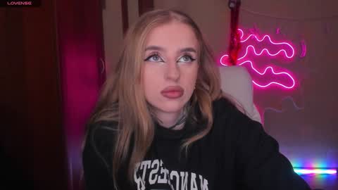 Snapshot of harley_kimm chatting on January 3, 2025, 5:28 am Julia online show from January 3, 2025, 5:28 am