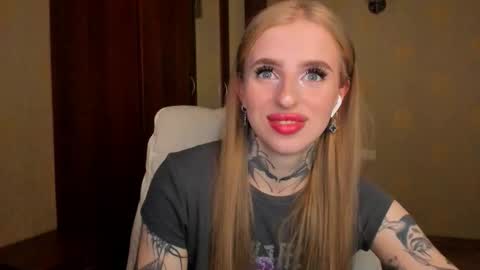 Snapshot of harley_kimm chatting on September 12, 2025, 5:40 am Julia online show from September 12, 2025, 5:40 am