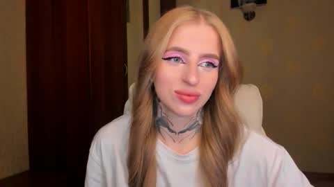 Snapshot of harley_kimm chatting on September 26, 2025, 5:44 am Julia online show from September 26, 2025, 5:44 am