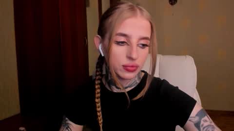 Julia online show from February 12, 2026, 5:02 am