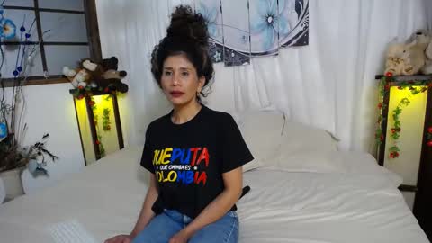 Snapshot of harley_quinns1 chatting on December 20, 2024, 3:03 am harley_quinns1 online show from December 20, 2024, 3:03 am