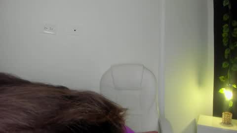 Snapshot of harleyqueen_robbie chatting on December 22, 2024, 5:10 pm harleyqueen_robbie online show from December 22, 2024, 5:10 pm