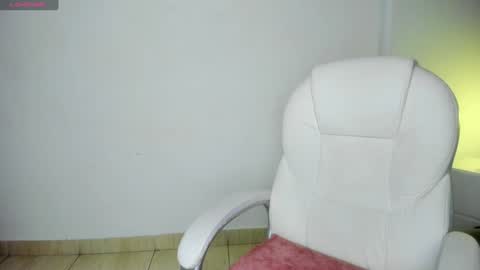 Snapshot of harleyqueen_robbie chatting on January 23, 2025, 11:26 pm harleyqueen_robbie online show from January 23, 2025, 11:26 pm