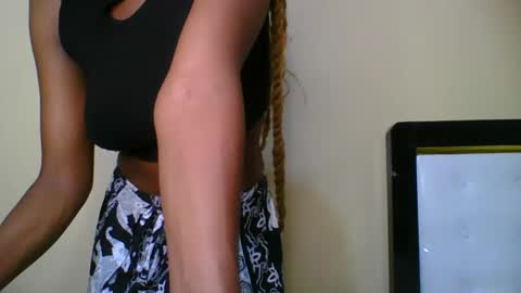 Snapshot of harmlessbitch chatting on October 20, 2025, 8:20 pm harmlessbitch online show from October 20, 2025, 8:20 pm