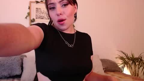 Snapshot of harmonyy01 chatting on January 17, 2025, 4:49 am Harmony Please help me to reach 100 thumbs up online show from January 17, 2025, 4:49 am