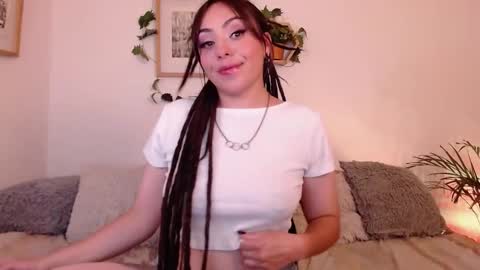 Snapshot of harmonyy01 chatting on March 2, 2025, 4:17 am Harmony Please help me to reach 100 thumbs up online show from March 2, 2025, 4:17 am