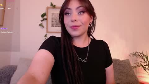 Snapshot of harmonyy01 chatting on March 3, 2025, 1:31 am Harmony Please help me to reach 100 thumbs up online show from March 3, 2025, 1:31 am