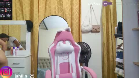 Snapshot of harperzoe chatting on October 20, 2025, 11:38 pm harperzoe online show from October 20, 2025, 11:38 pm