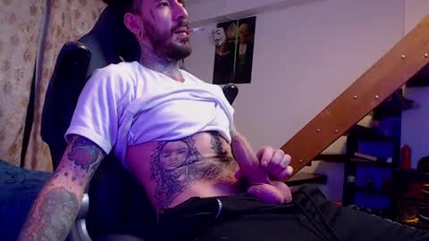 Snapshot of harry_reems_ chatting on December 12, 2024, 4:04 am OMAR online show from December 12, 2024, 4:04 am