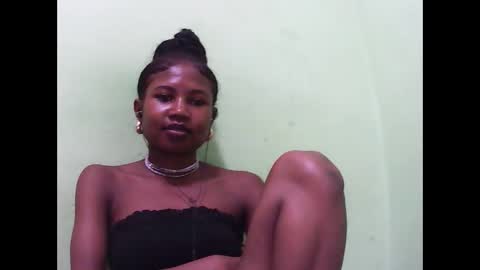 hasleyinah online show from April 7, 2026, 9:04 pm