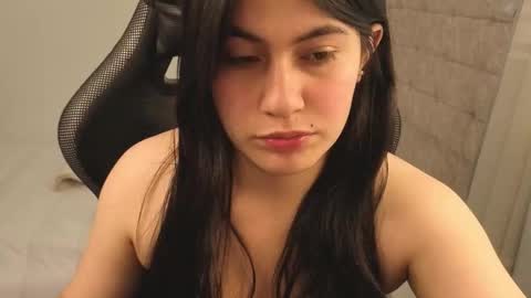 hasszul_2 online show from March 12, 2026, 9:54 pm