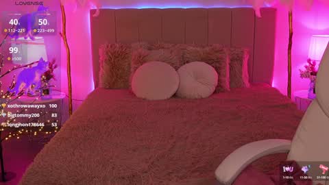 haylaamber online show from December 14, 2024, 3:18 am