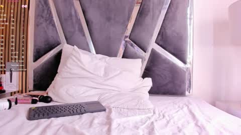 Snapshot of hazel_ross_tcw chatting on February 17, 2025, 3:53 pm Hazel online show from February 17, 2025, 3:53 pm