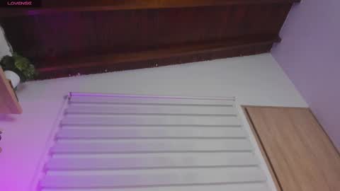 Im Hazel online show from March 5, 2025, 2:14 am