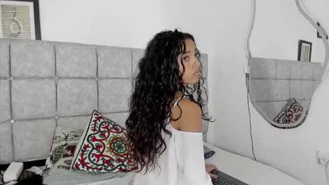 hazel_slim_ online show from February 10, 2026, 3:38 pm