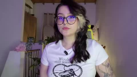 Snapshot of hazelbrownn23 chatting on June 26, 2026, 2:05 am Hazel Brown online show from June 26, 2026, 2:05 am
