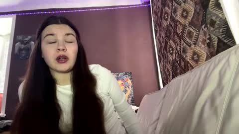 Chloe online show from February 27, 2026, 10:15 am