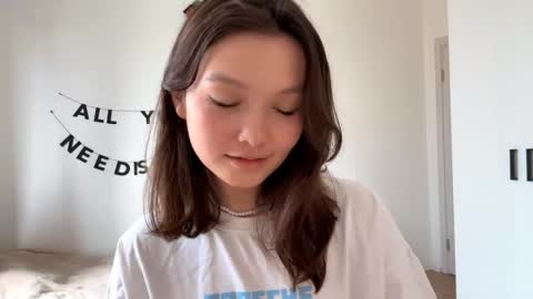 Kira online show from May 13, 2026, 11:40 am