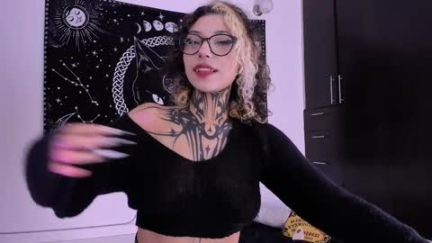 Snapshot of hazellwitch chatting on March 6, 2025, 1:14 pm Hazell Witch online show from March 6, 2025, 1:14 pm