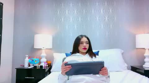 Snapshot of hazelmoret chatting on February 8, 2026, 3:26 pm HazelMoret online show from February 8, 2026, 3:26 pm