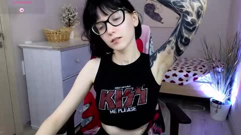 hazeltompson online show from November 29, 2025, 8:34 pm