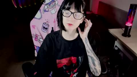 hazeltompson online show from March 5, 2026, 12:23 pm