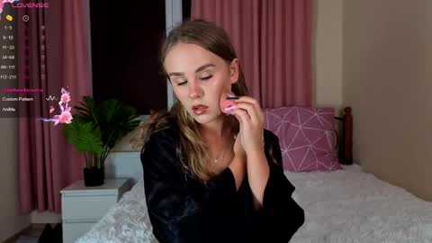 Snapshot of hazeltrue chatting on September 29, 2025, 3:39 pm hazeltrue online show from September 29, 2025, 3:39 pm