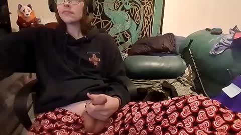 hazeydelights online show from February 12, 2025, 4:23 am