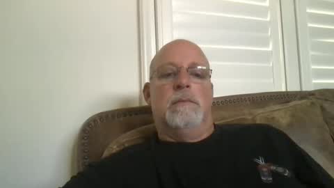 Hdeuce22 online show from October 7, 2025, 7:11 pm