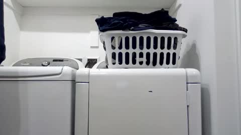 hdrsh08 online show from April 15, 2026, 7:10 pm