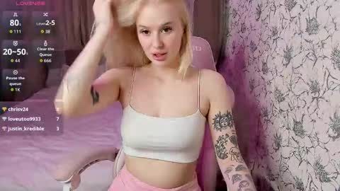 Snapshot of healing__girl chatting on March 4, 2026, 7:53 pm Valeria online show from March 4, 2026, 7:53 pm