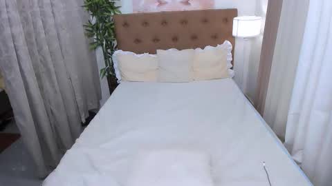 Snapshot of heaven_amethyst chatting on October 15, 2025, 3:56 pm Goddess Heaven online show from October 15, 2025, 3:56 pm