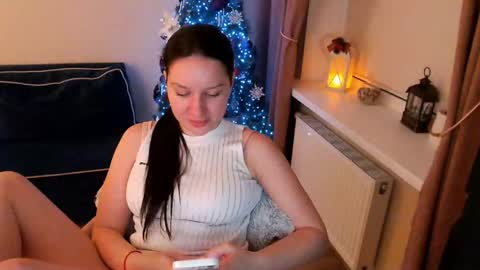 Snapshot of heaven_chloe chatting on December 20, 2024, 8:55 pm Heaven girl online show from December 20, 2024, 8:55 pm