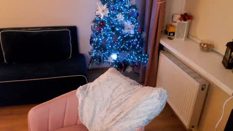 Snapshot of heaven_chloe chatting on January 30, 2025, 8:10 pm Heaven girl online show from January 30, 2025, 8:10 pm