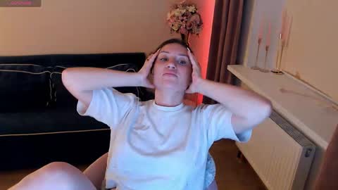 Snapshot of heaven_chloe chatting on May 4, 2026, 8:27 pm Heaven girl online show from May 4, 2026, 8:27 pm