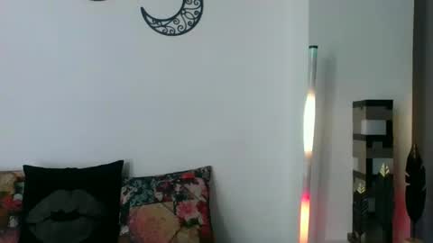 Snapshot of heavencute chatting on February 12, 2025, 5:48 pm Heaven online show from February 12, 2025, 5:48 pm