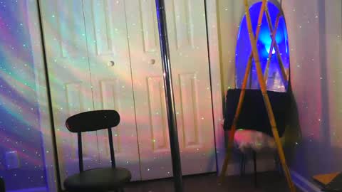 Snapshot of heavenllyy chatting on October 4, 2025, 1:58 am Heavenllyy online show from October 4, 2025, 1:58 am