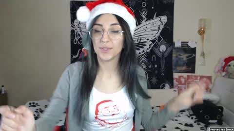 Snapshot of heavenlycreature chatting on December 26, 2024, 12:25 am Diana online show from December 26, 2024, 12:25 am