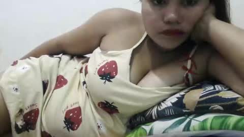 Snapshot of heavenlyeyes69 chatting on February 16, 2026, 12:18 am heavenlyeyes69 online show from February 16, 2026, 12:18 am