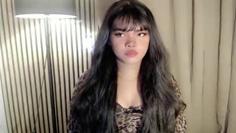 Snapshot of heavenlysexkendal chatting on December 17, 2025, 5:13 am KENDAL online show from December 17, 2025, 5:13 am