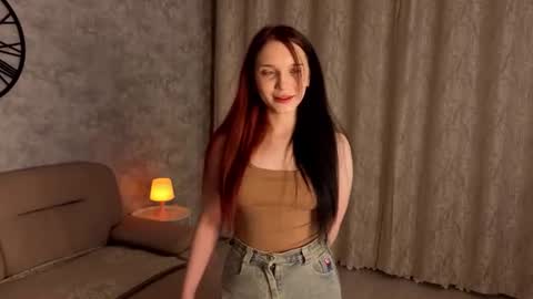 Snapshot of hedwigphommatheth chatting on June 19, 2026, 6:34 pm Mila online show from June 19, 2026, 6:34 pm